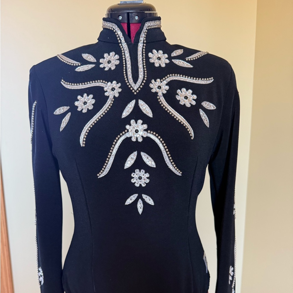 Horsemanship shirt. Black and silver